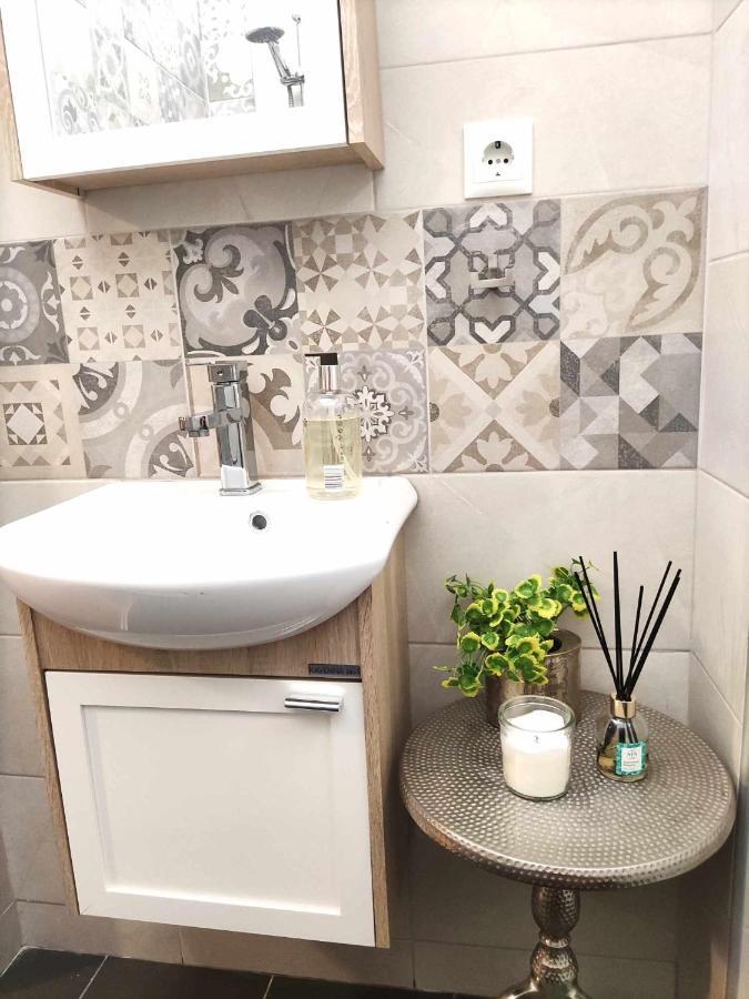 Incognito Apartment เทสซาโลนิกิ ภายนอก รูปภาพ